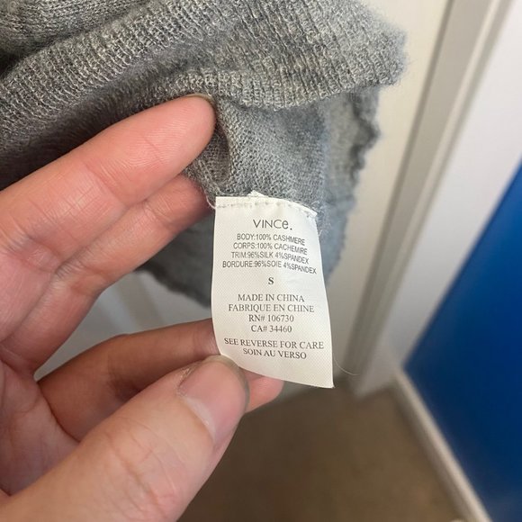 VINCE Cashmere Sweater with Silk Sleeves Size Small - Picture 5 of 6